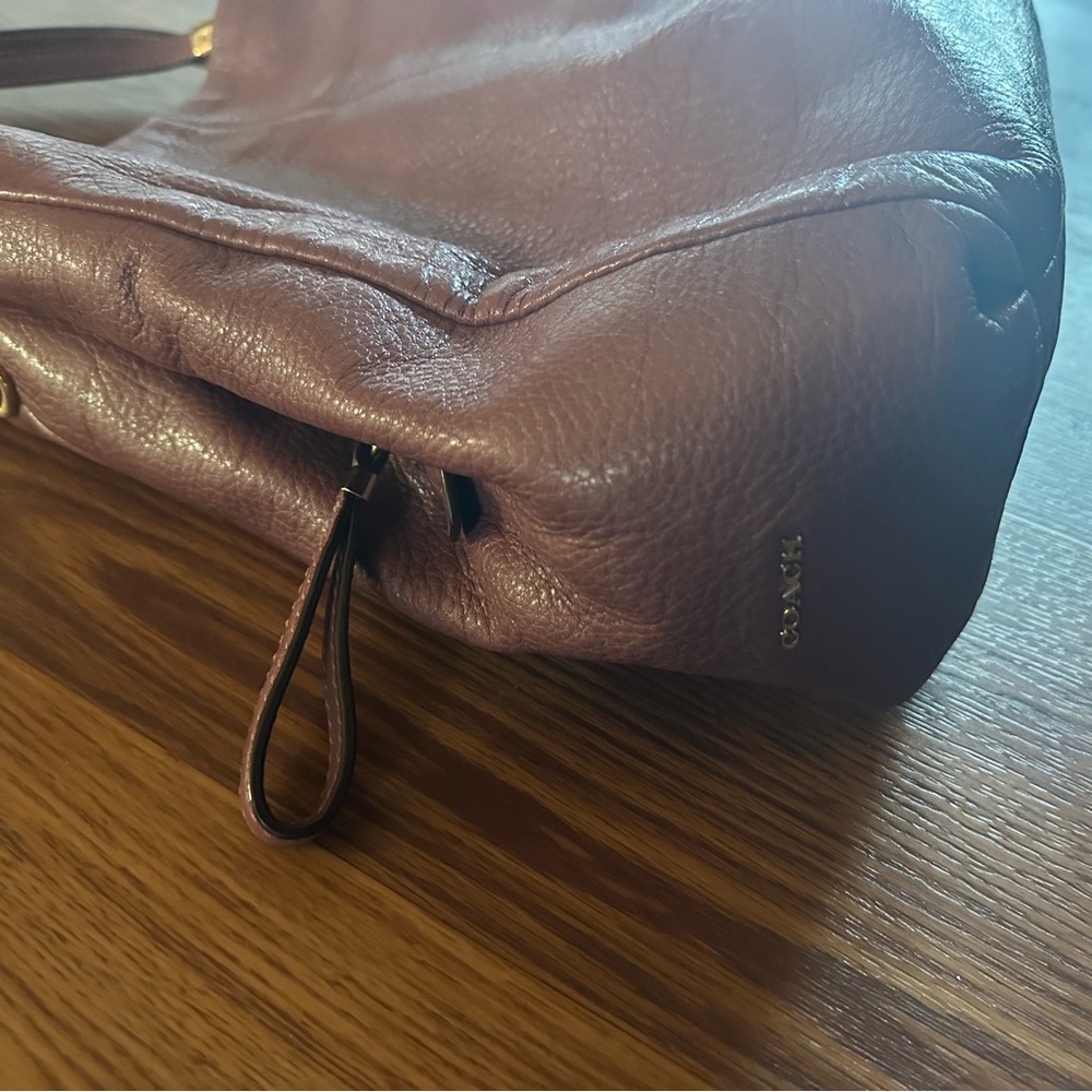 Coach purse - Picture 4 of 7